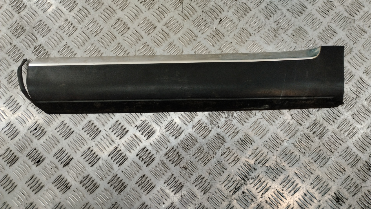 Накладка двери задней левой