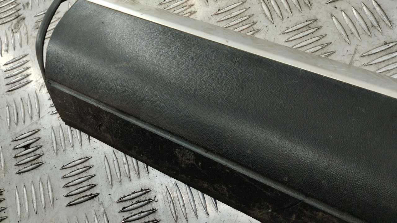 Накладка двери задней левой