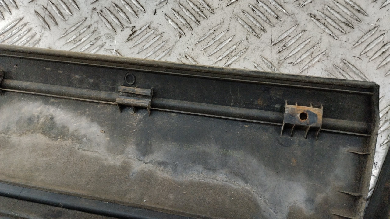 Накладка двери задней левой