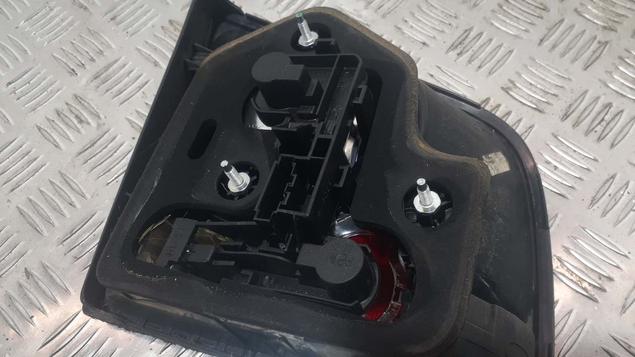 Фонарь задний внутренний правый