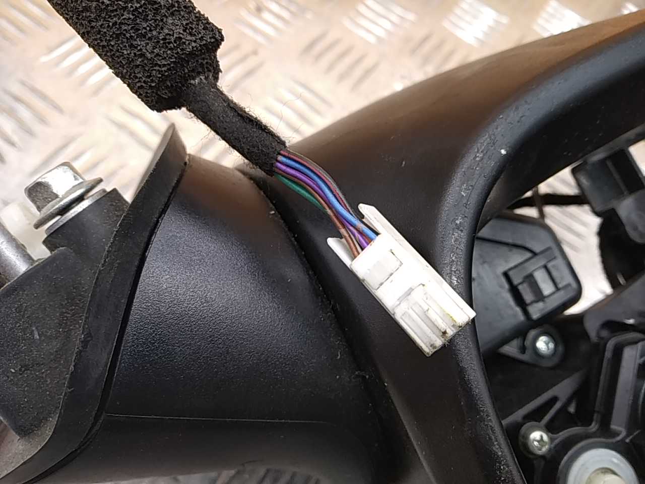 Зеркало правое электрическое