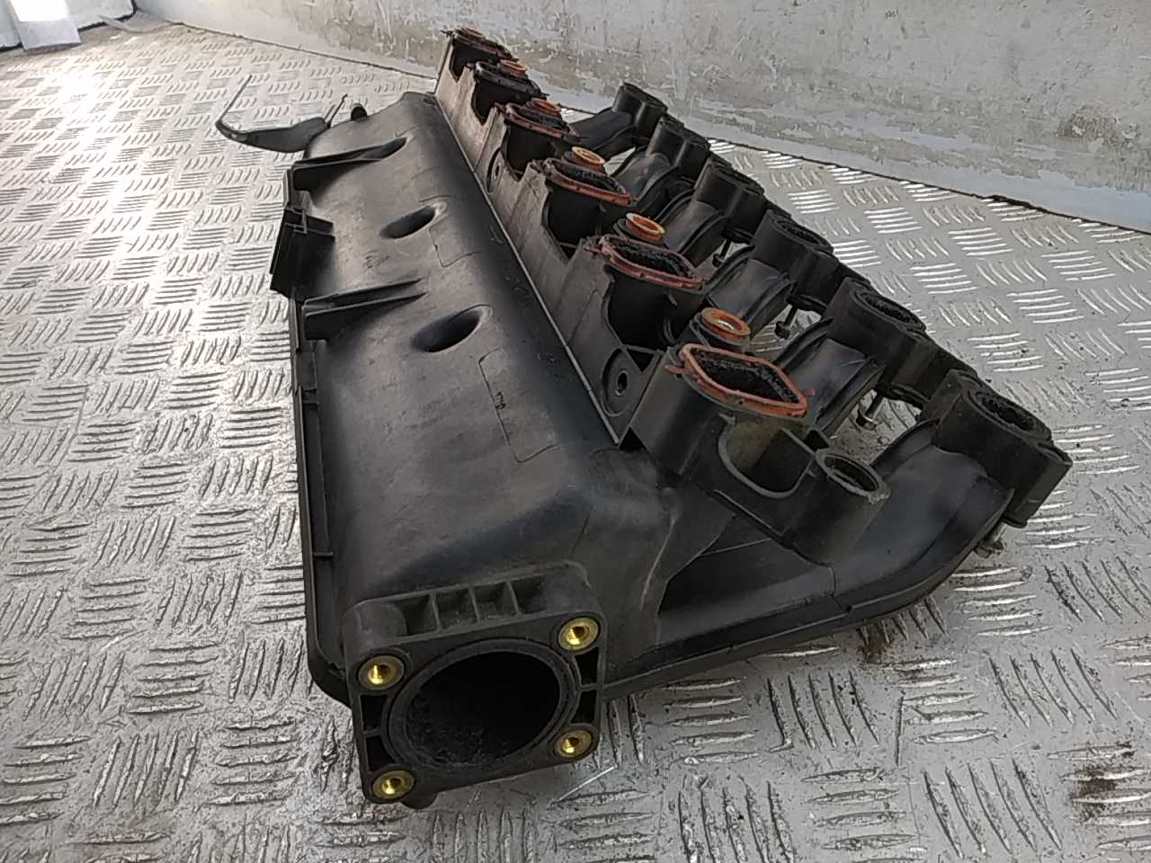 Коллектор впускной