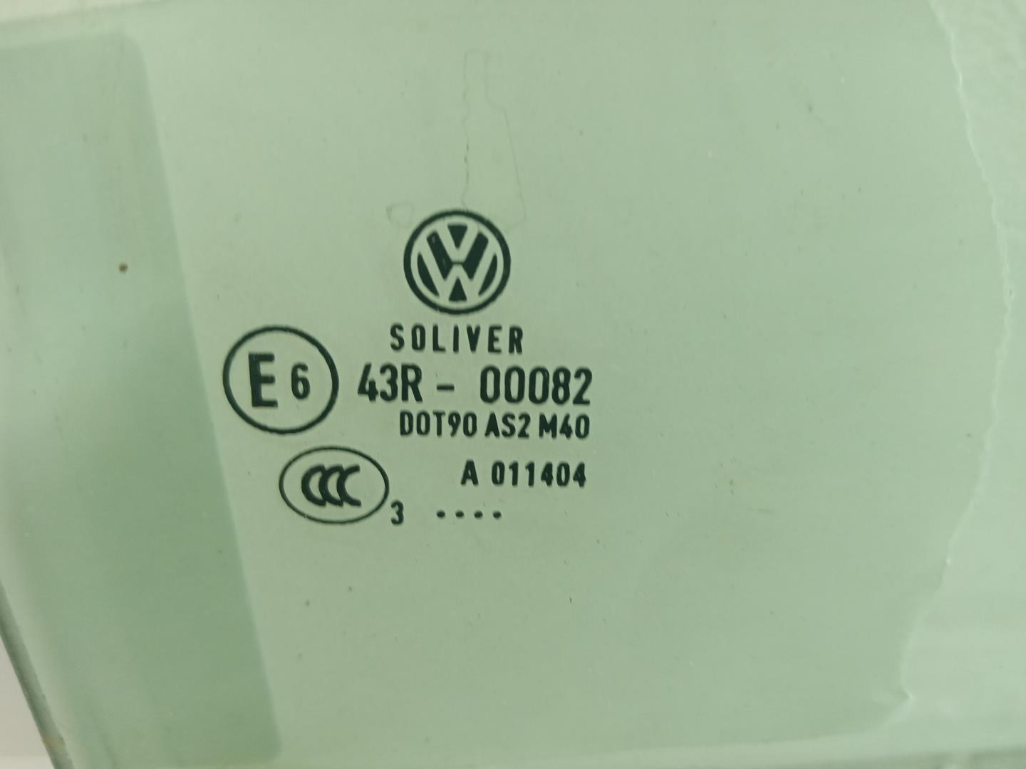 Стекло двери задней правой