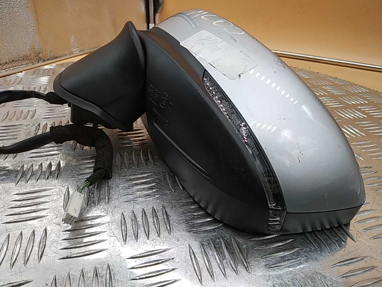 Зеркало левое электрическое