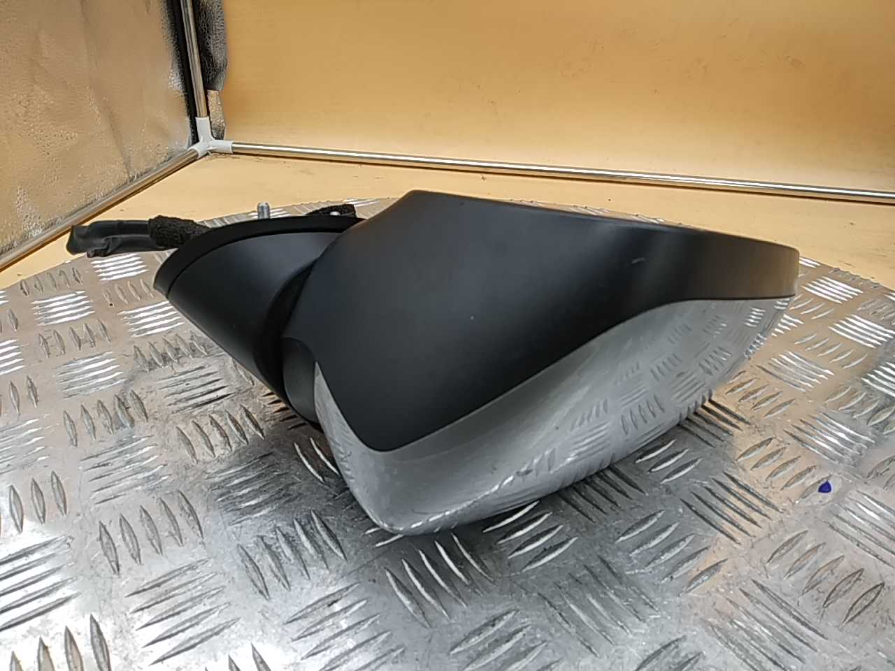 Зеркало левое электрическое