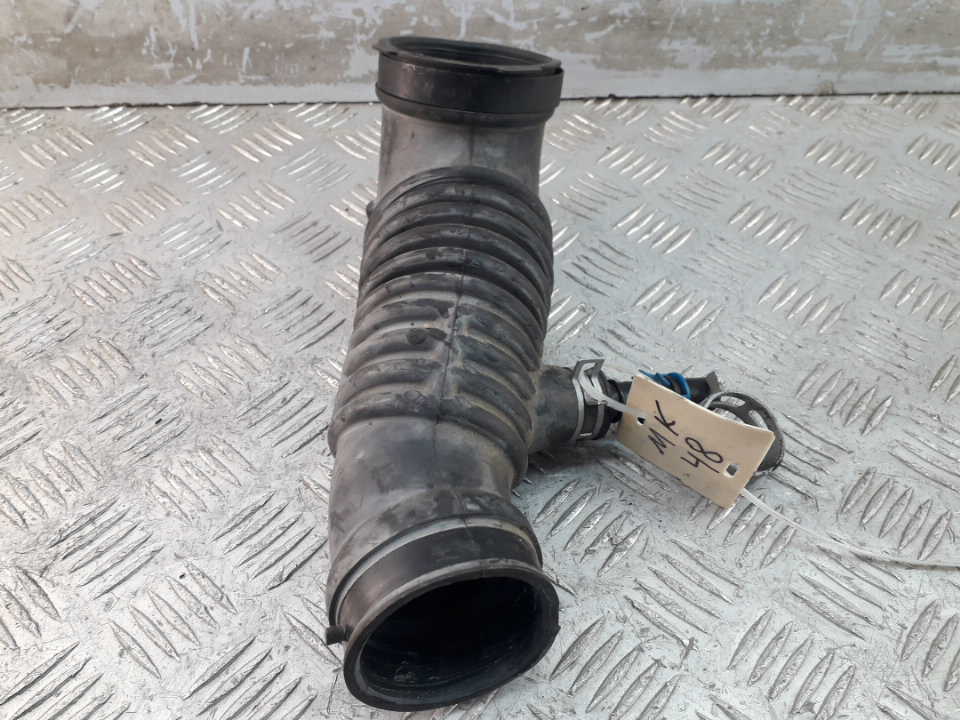 Патрубок воздушного фильтра