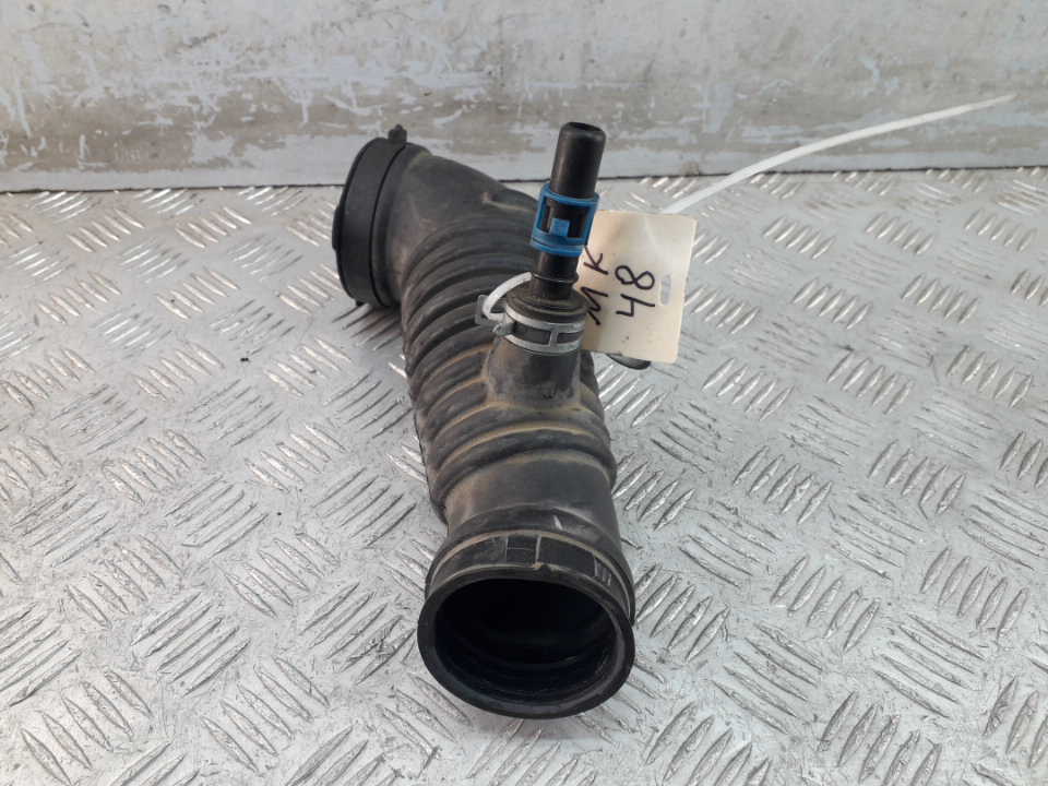 Патрубок воздушного фильтра