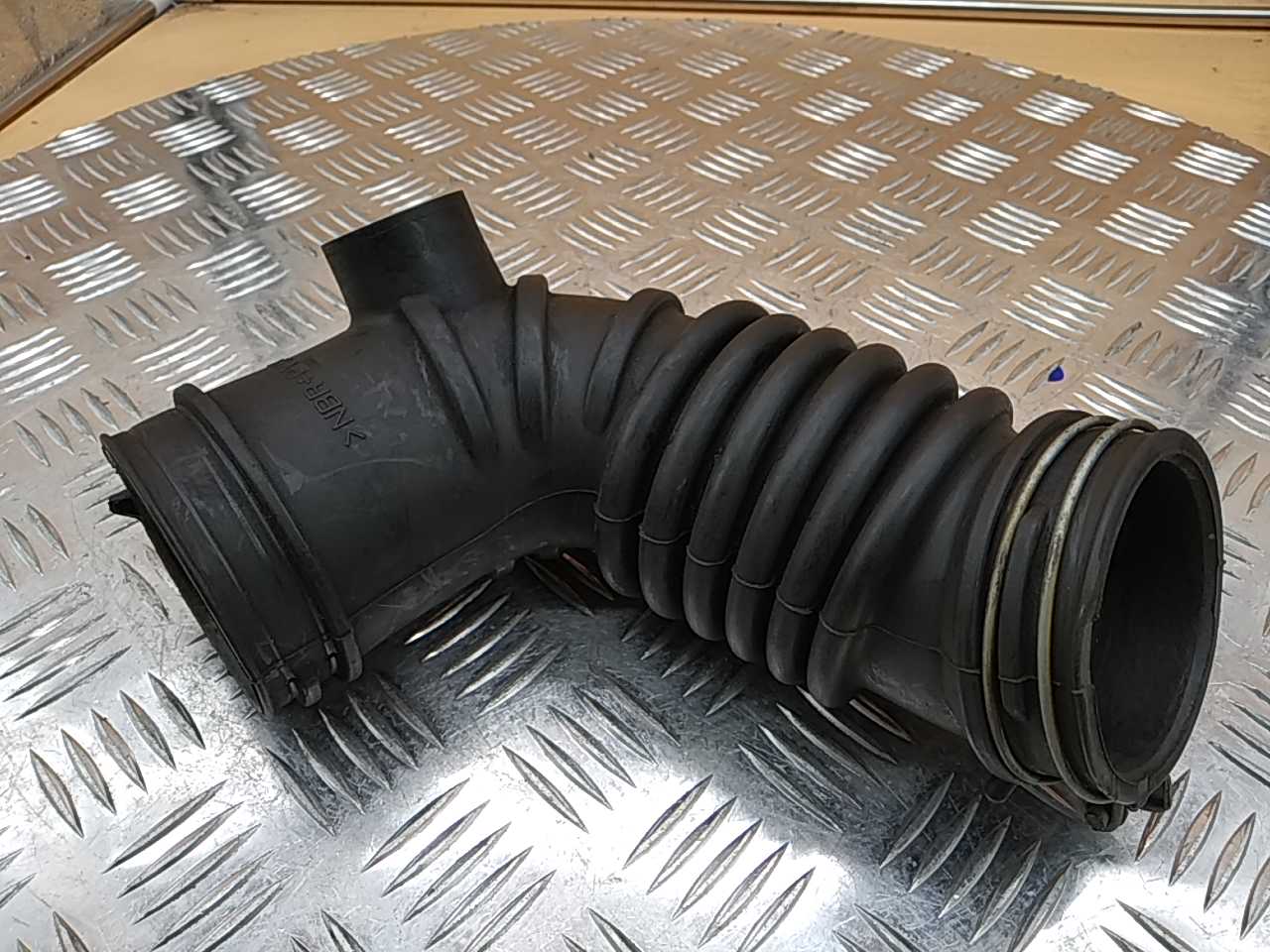 Патрубок воздушного фильтра