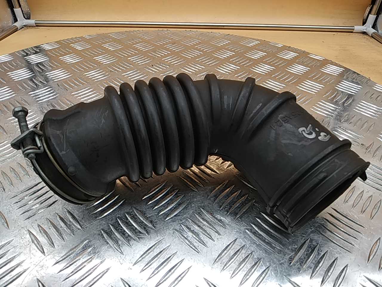 Патрубок воздушного фильтра