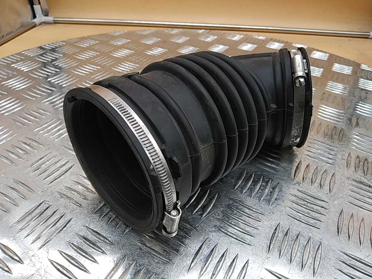 Патрубок воздушного фильтра