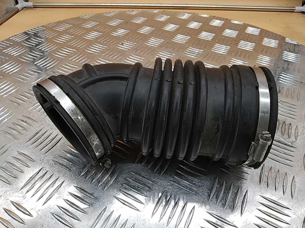 Патрубок воздушного фильтра