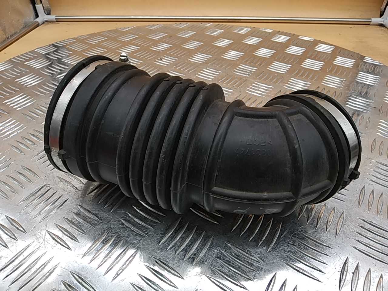 Патрубок воздушного фильтра