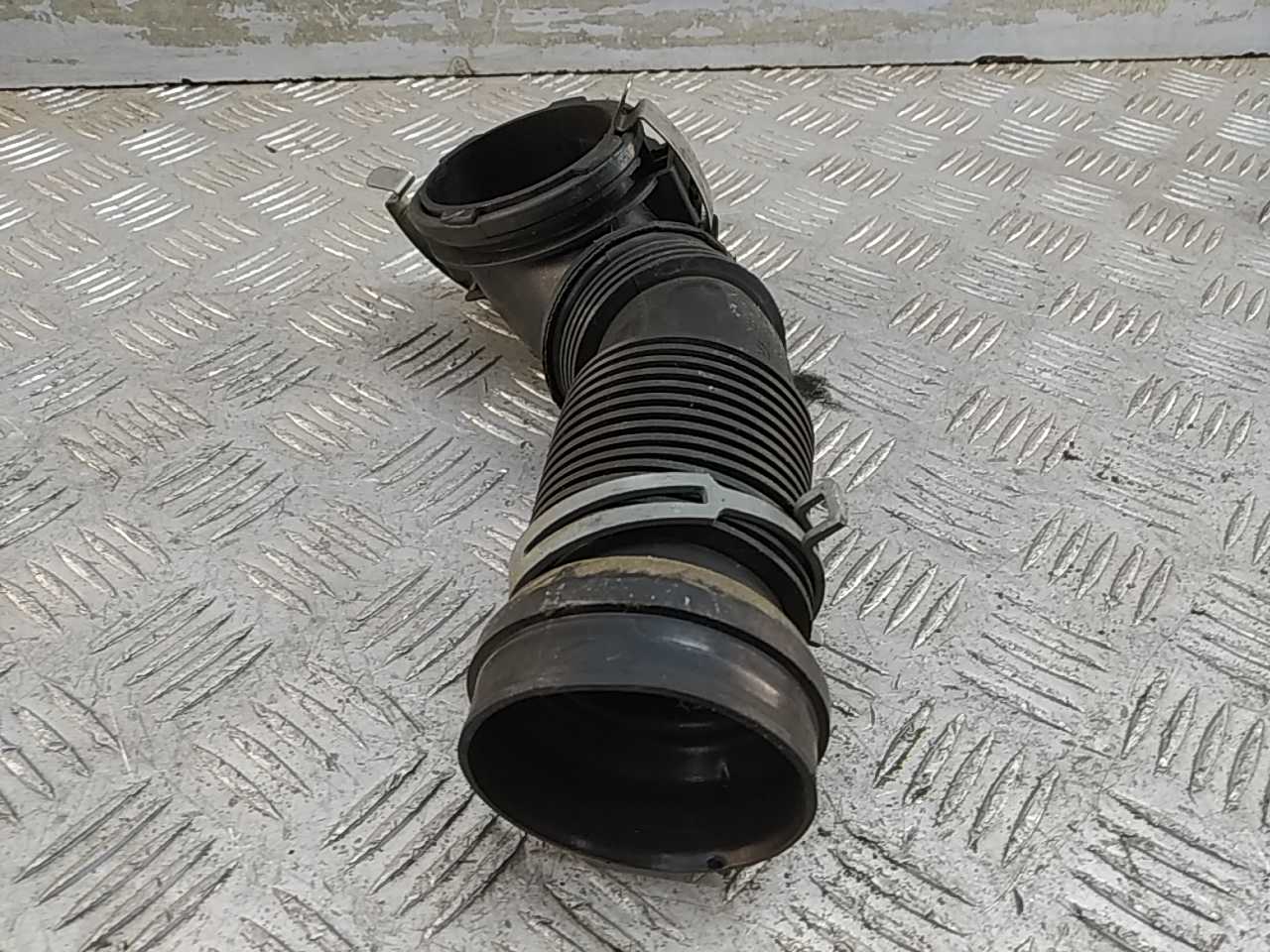 Патрубок воздушного фильтра