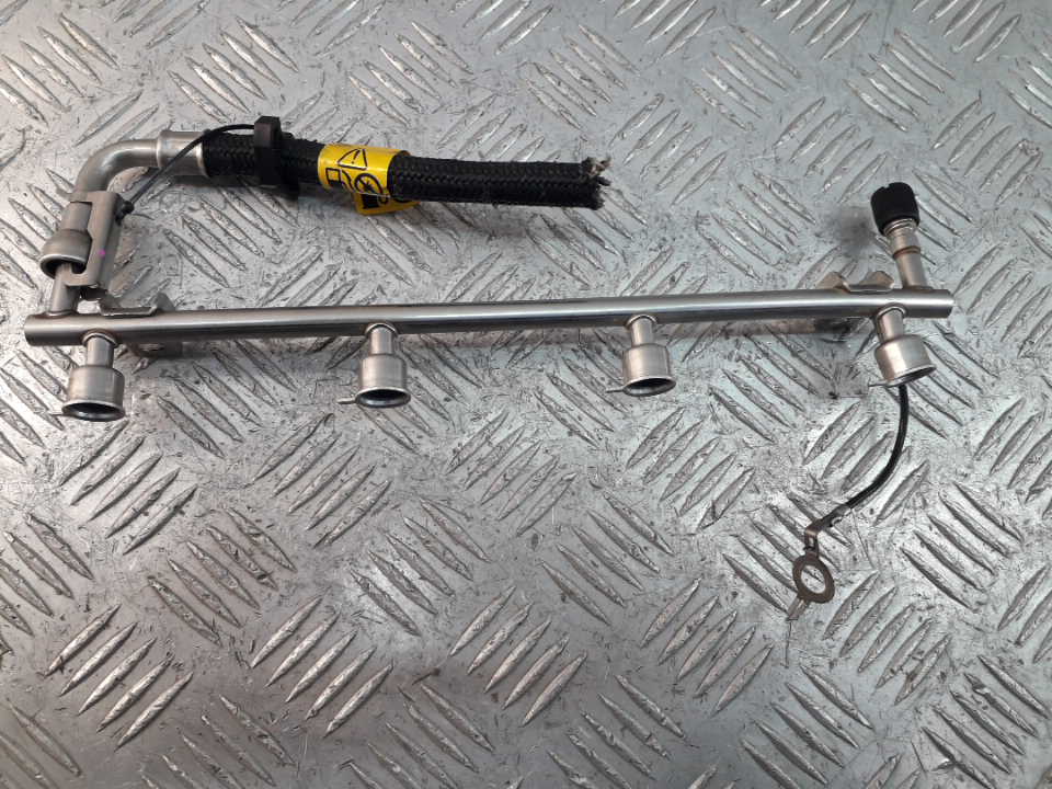 Рейка топливная (рампа)