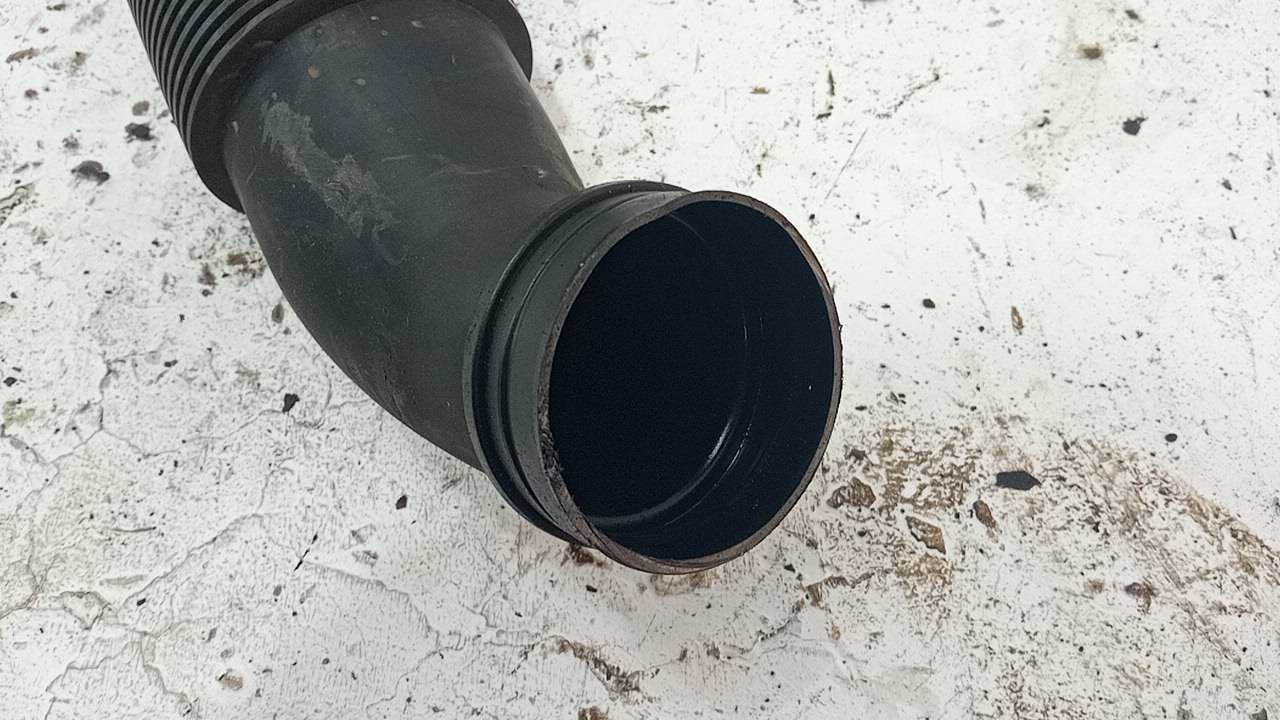 Патрубок воздушного фильтра