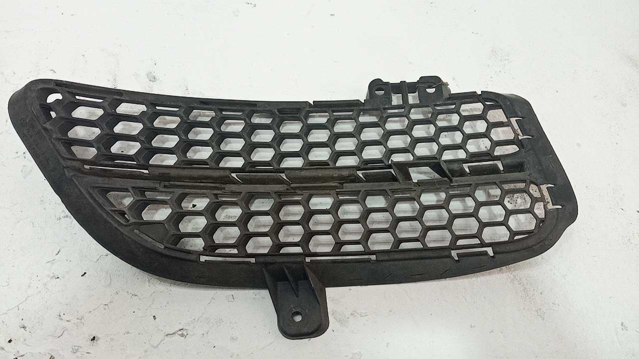 Решетка в бампер левая
