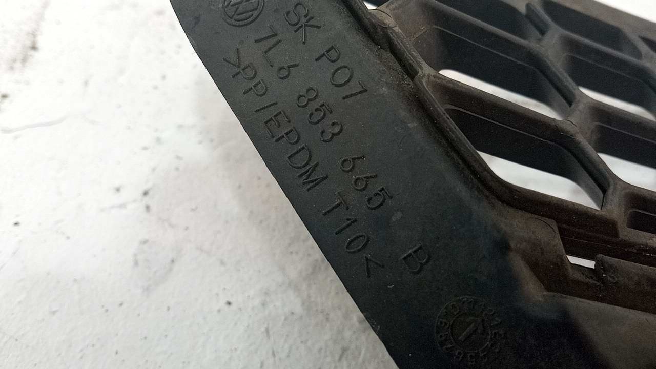 Решетка в бампер левая