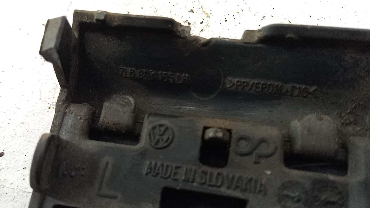 Заглушка буксировочного крюка