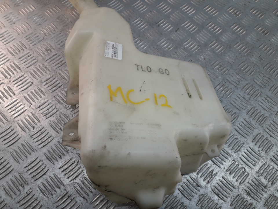 Бачок омывателя лобового стекла