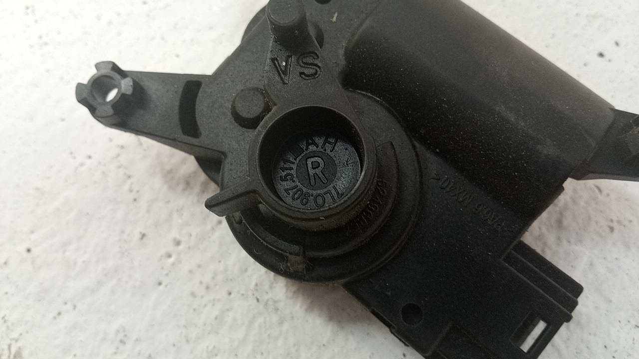 Моторчик заслонки печки