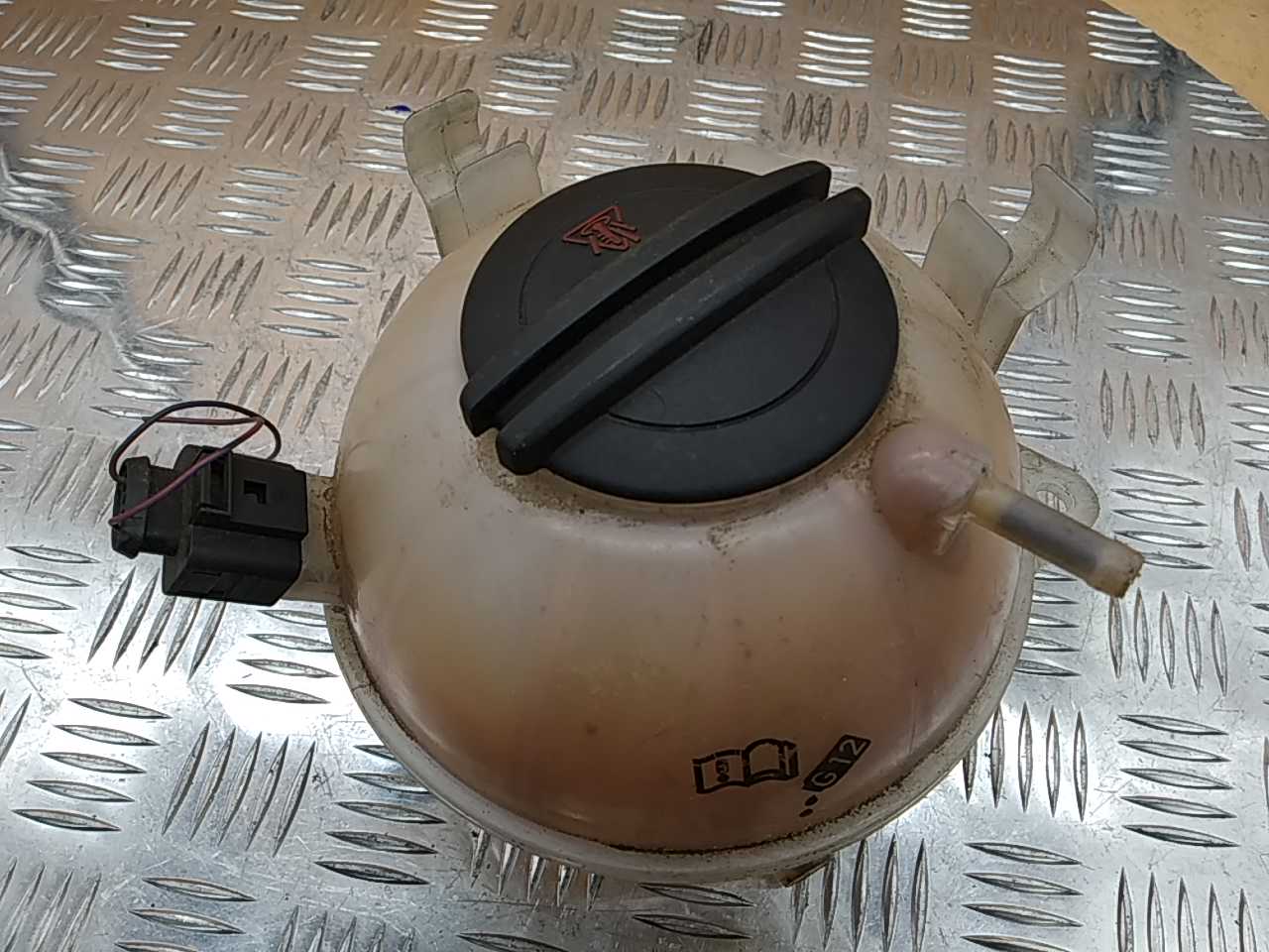 Бачок расширительный
