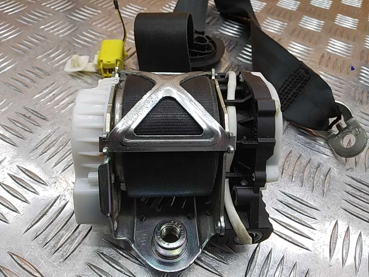 Ремень безопасности с пиропатроном