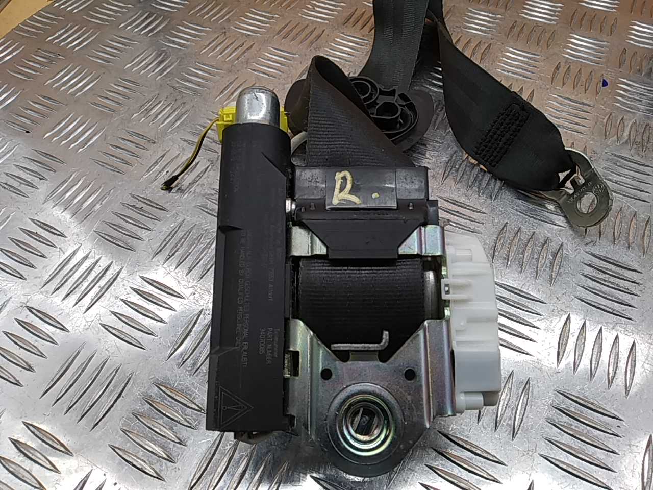 Ремень безопасности с пиропатроном