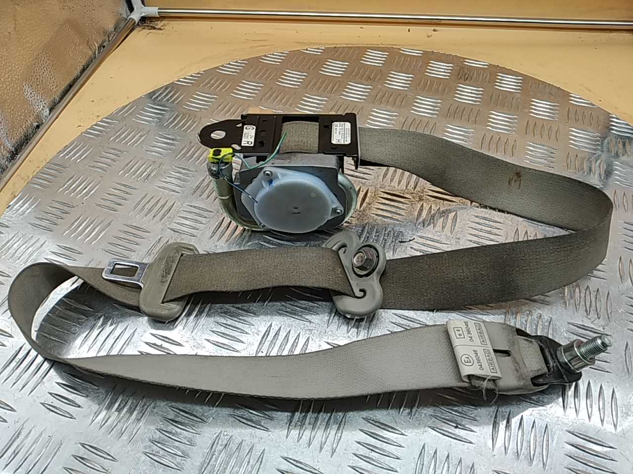 Ремень безопасности с пиропатроном