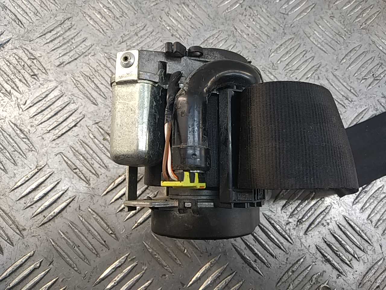 Ремень безопасности с пиропатроном