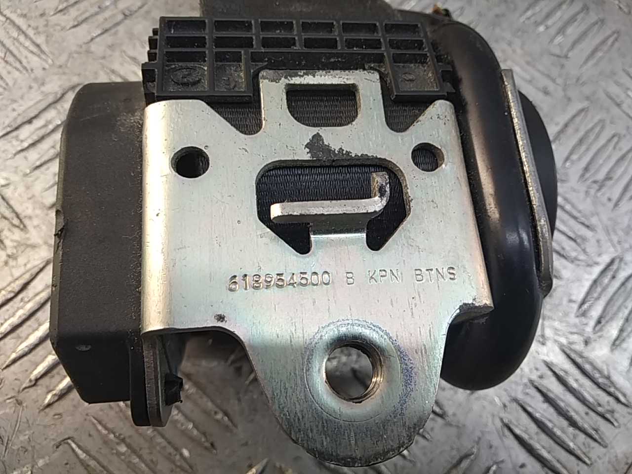 Ремень безопасности с пиропатроном