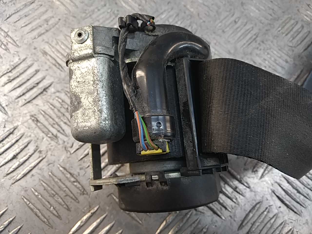 Ремень безопасности с пиропатроном