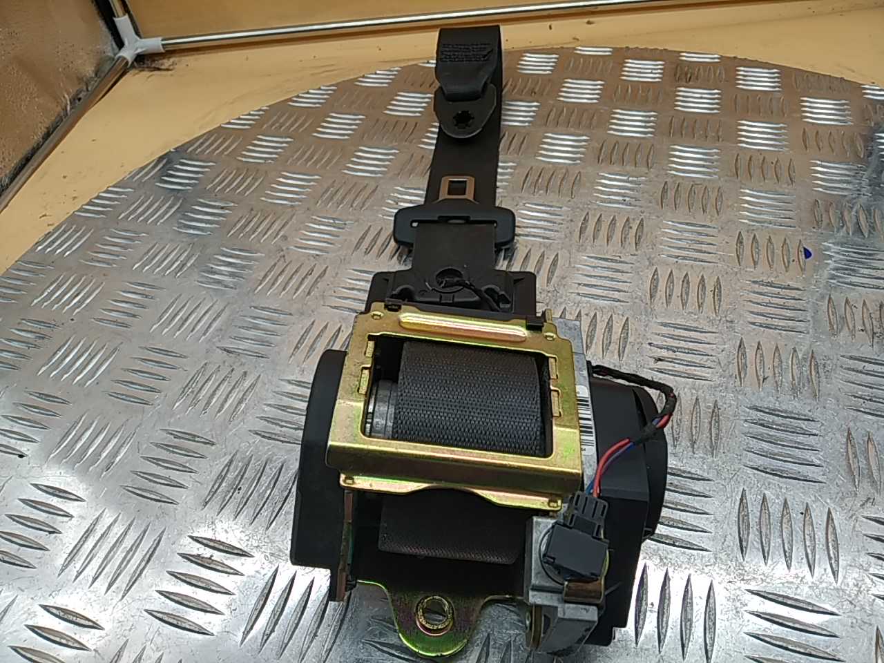 Ремень безопасности с пиропатроном