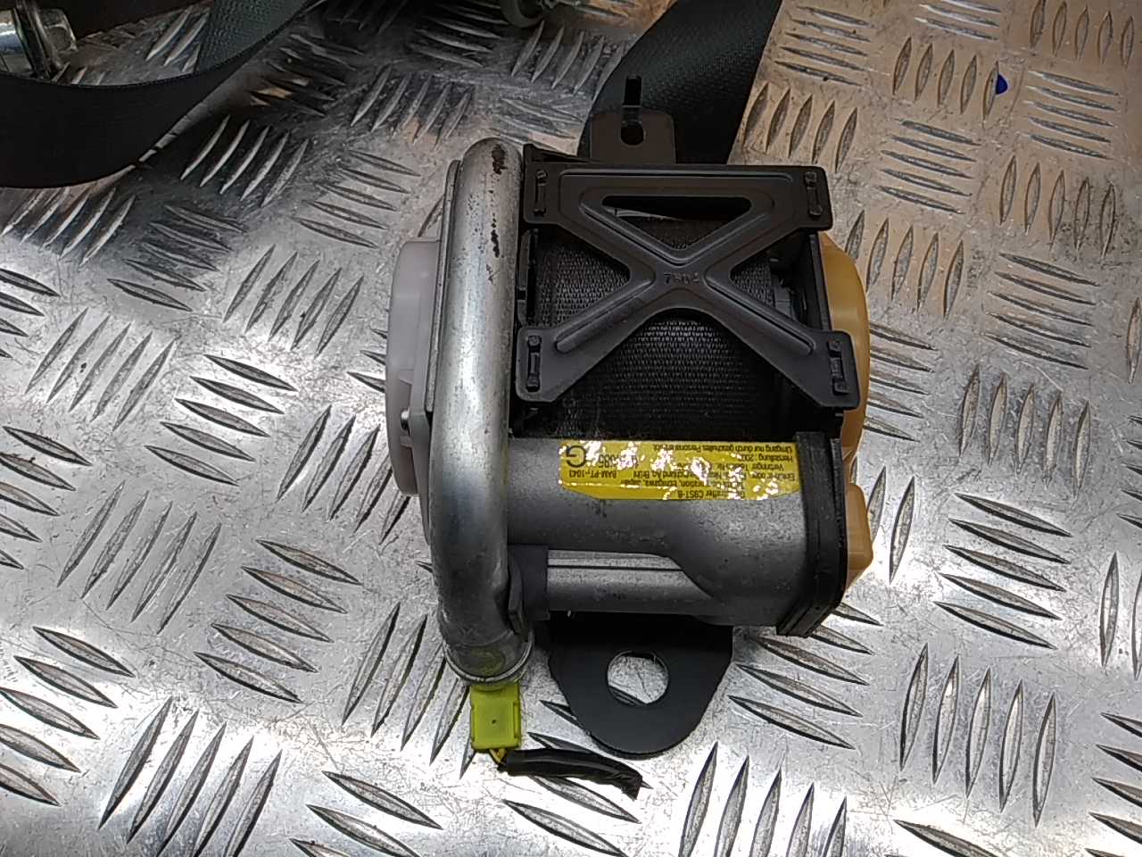 Ремень безопасности с пиропатроном