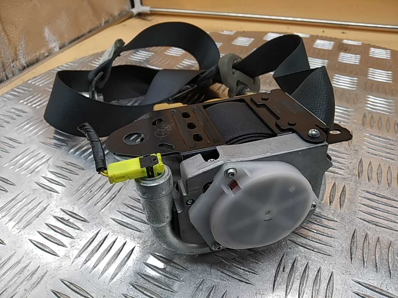 Ремень безопасности с пиропатроном