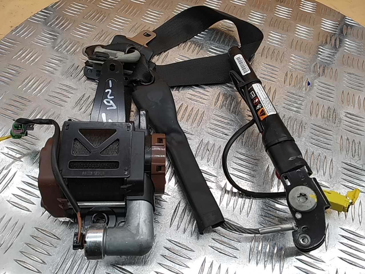 Ремень безопасности с пиропатроном