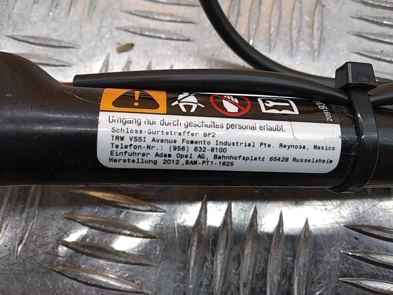 Ремень безопасности с пиропатроном