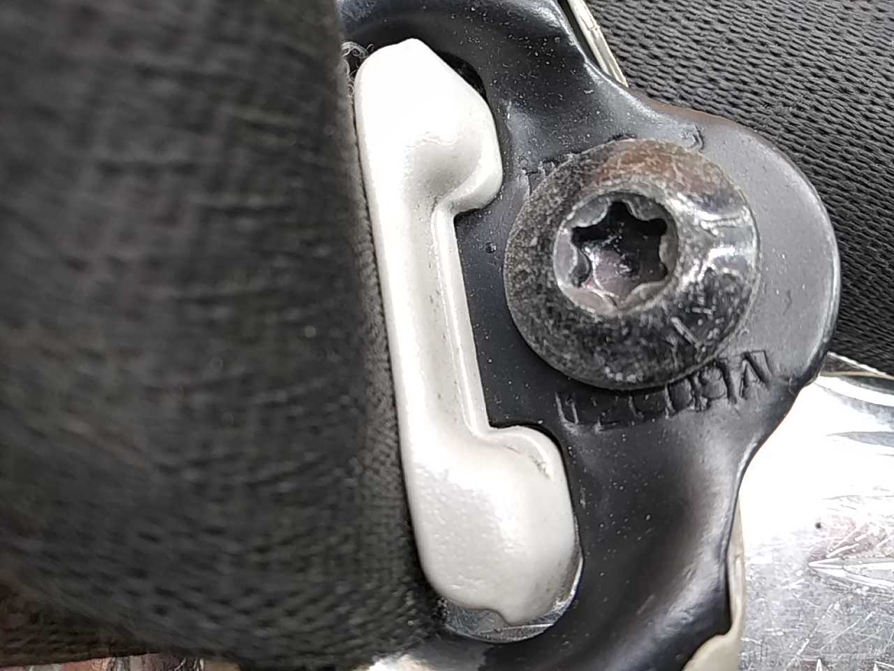 Ремень безопасности с пиропатроном