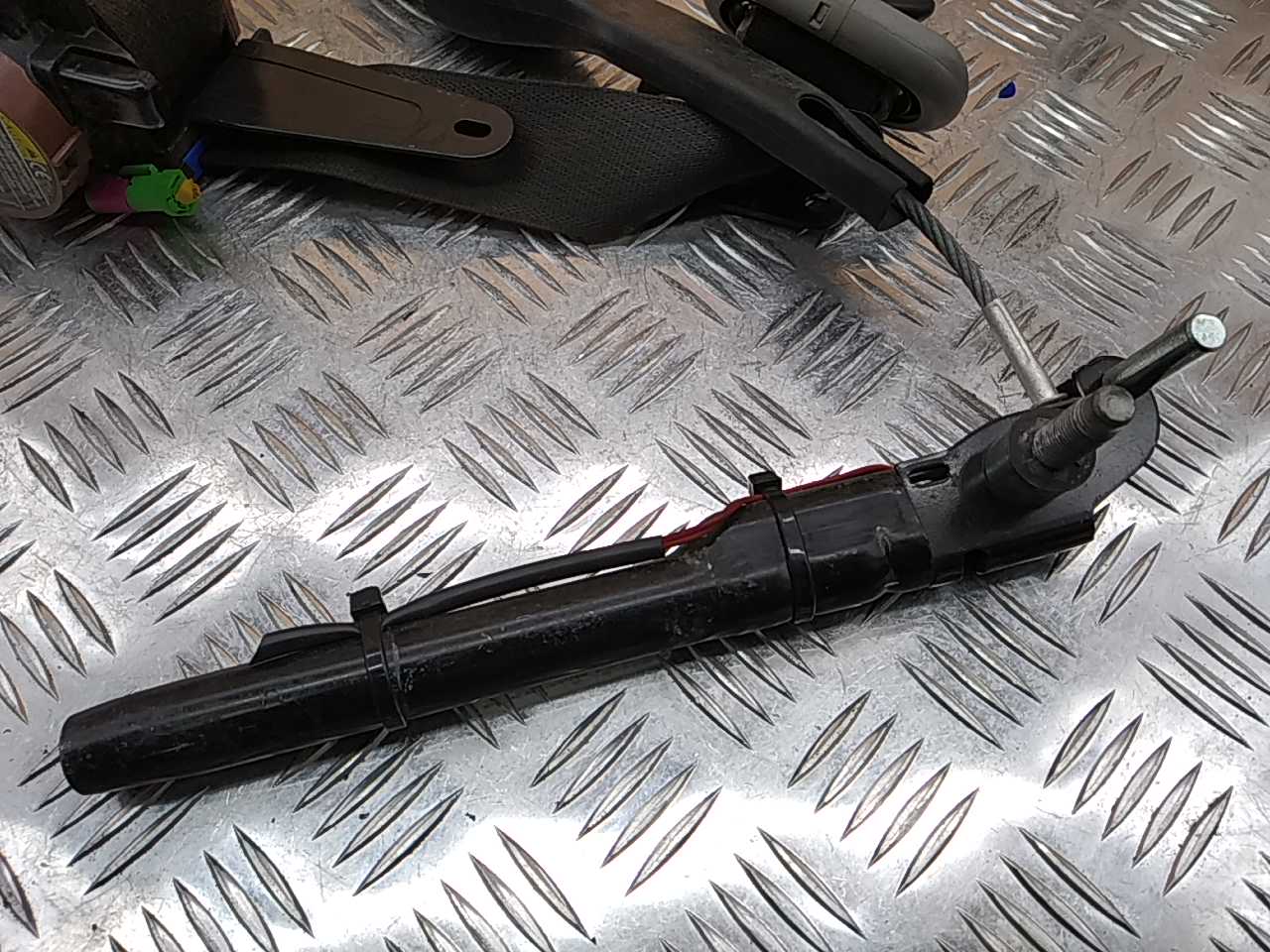 Ремень безопасности с пиропатроном