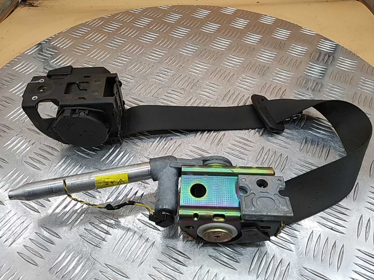 Ремень безопасности с пиропатроном