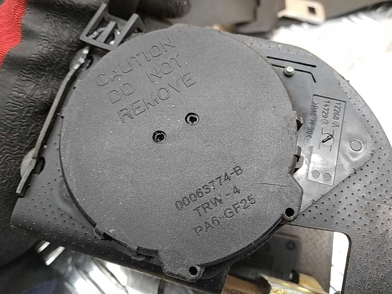 Ремень безопасности с пиропатроном