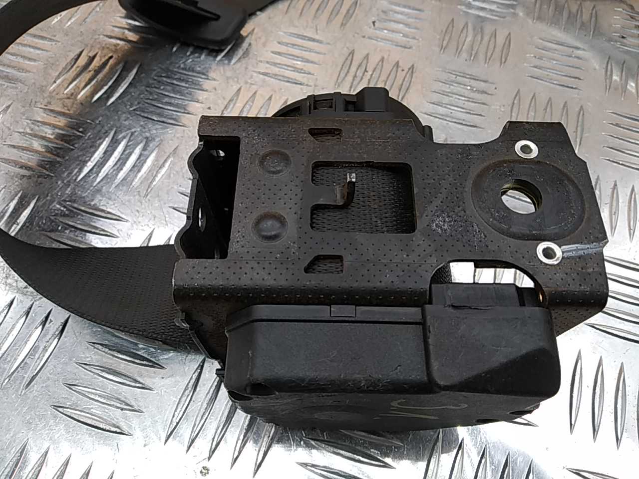 Ремень безопасности с пиропатроном