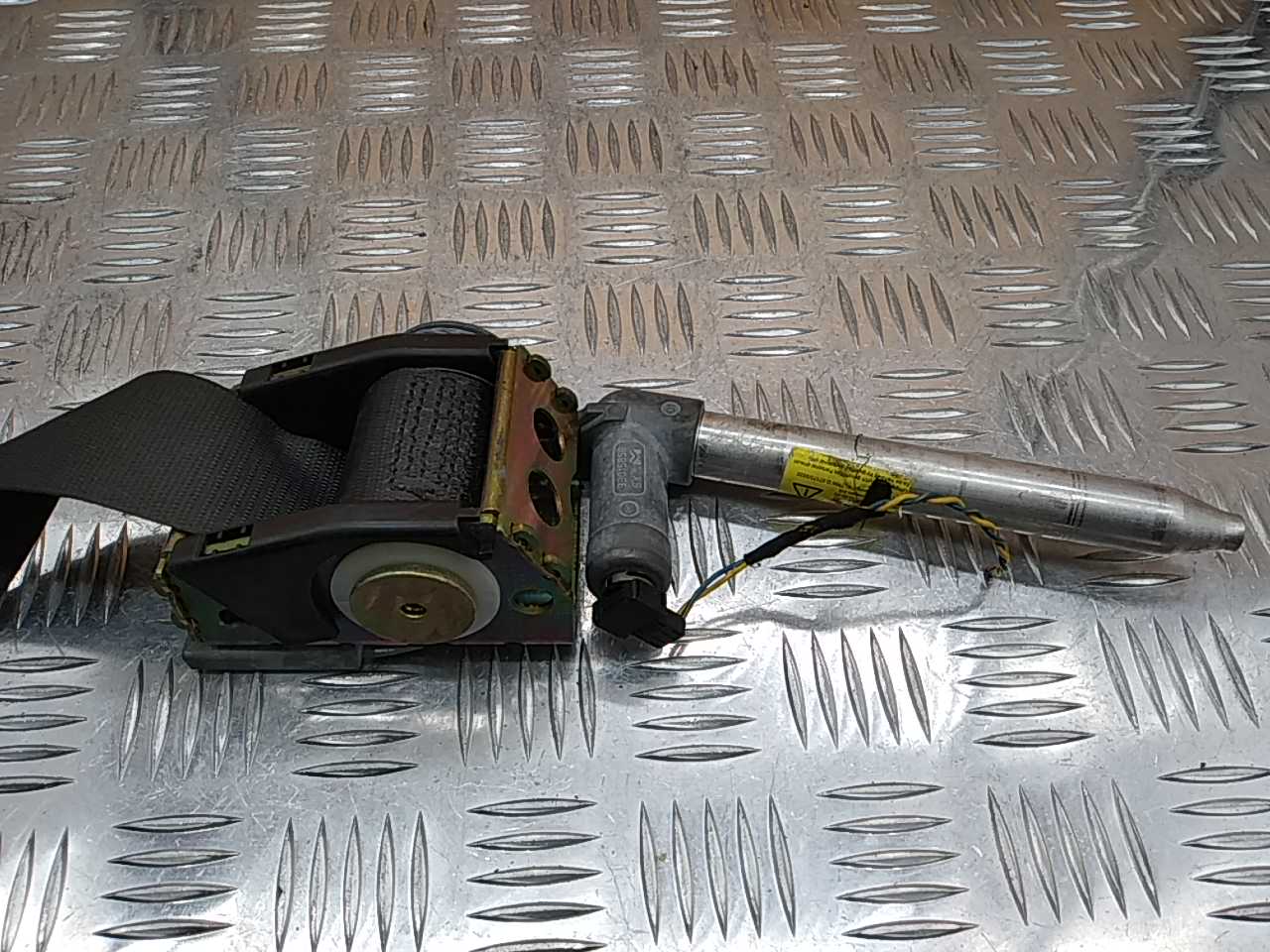 Ремень безопасности с пиропатроном