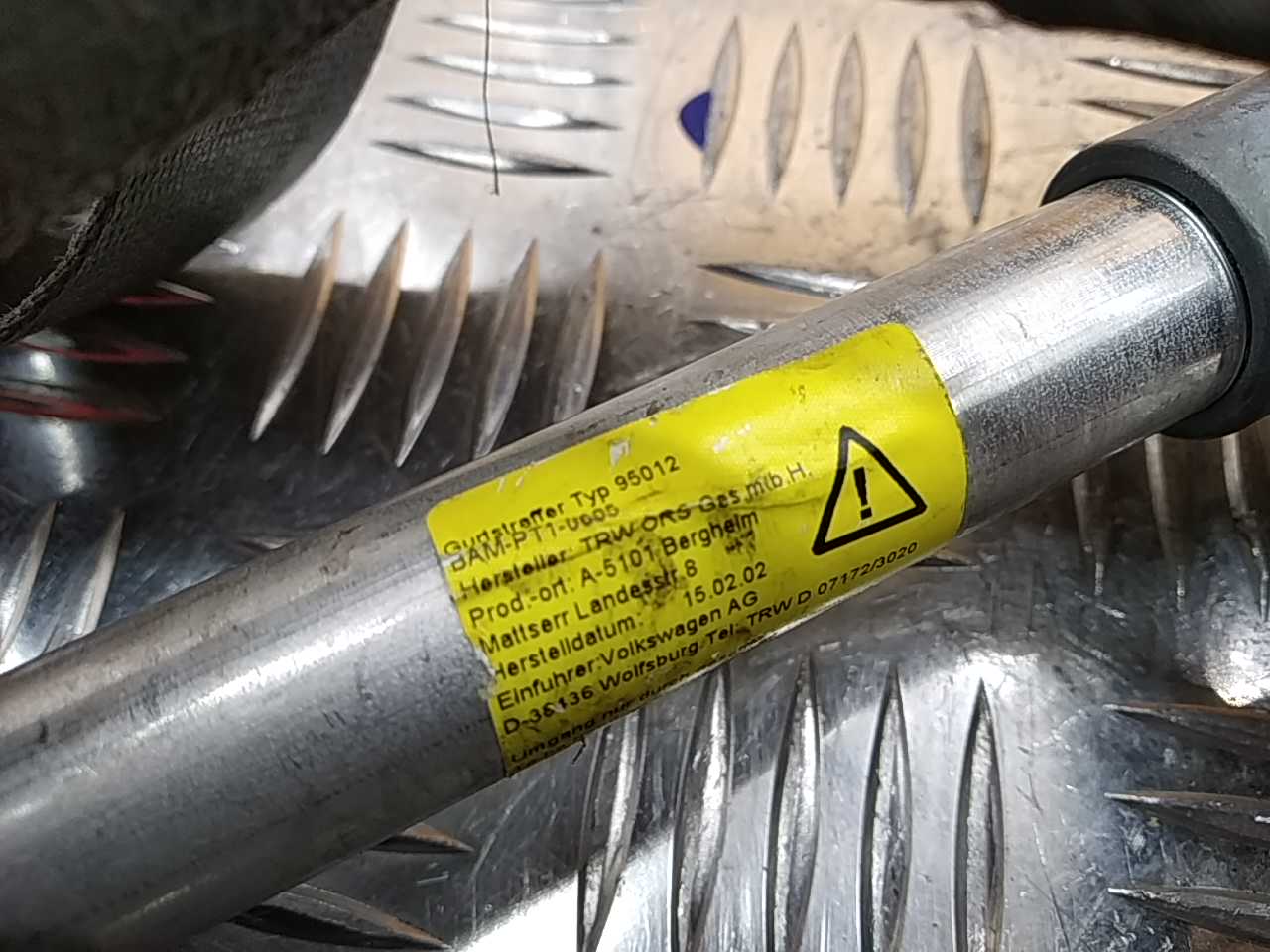 Ремень безопасности с пиропатроном