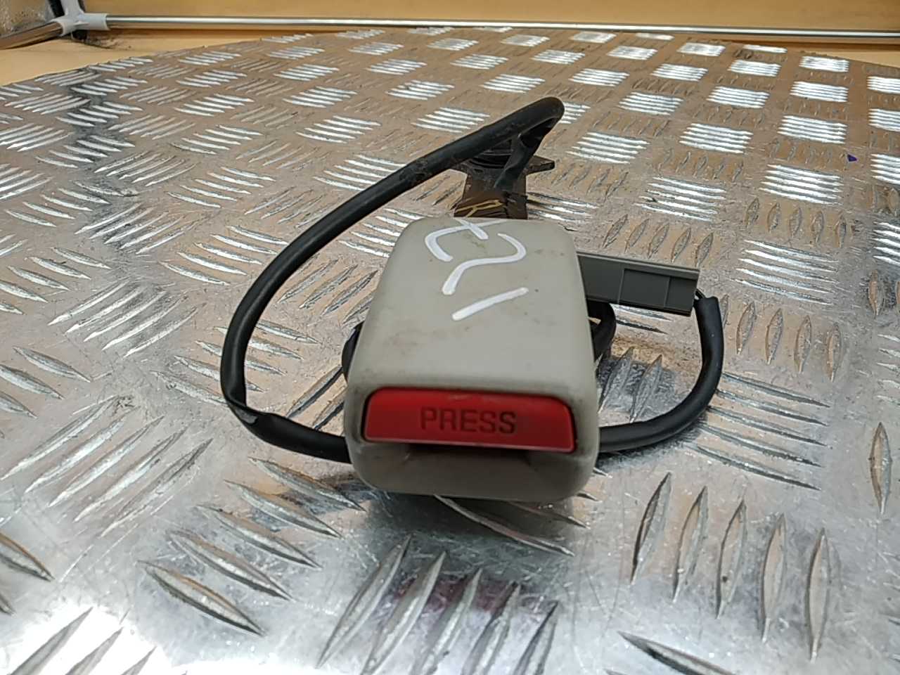 Ответная часть ремня безопасности