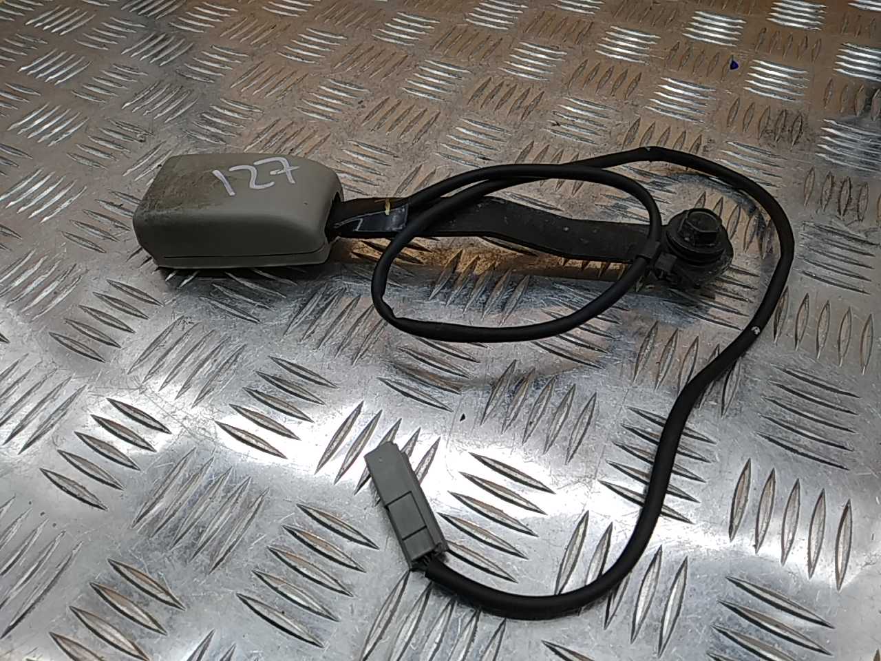 Ответная часть ремня безопасности