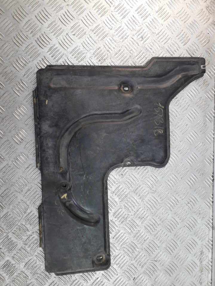 Пыльник двигателя нижний левый