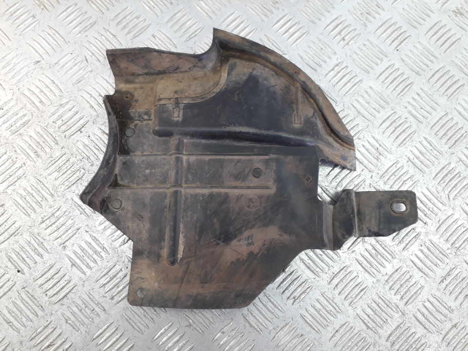 Пыльник двигателя боковой правый