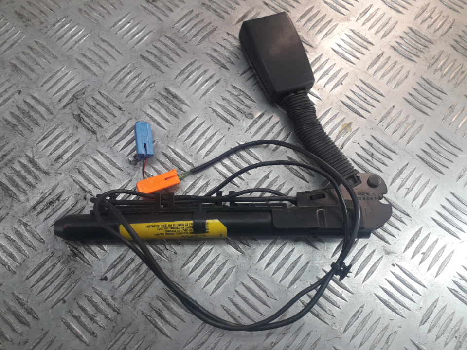 Ответная часть ремня безопасности