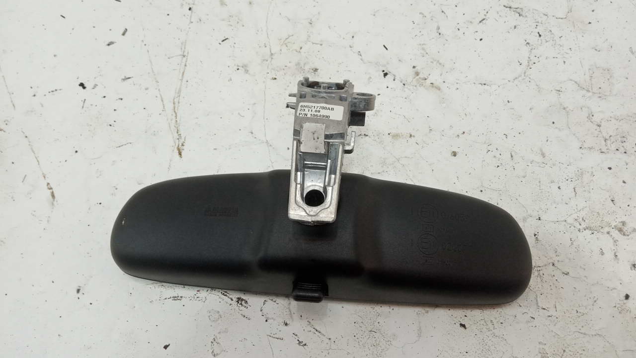 Зеркало заднего вида