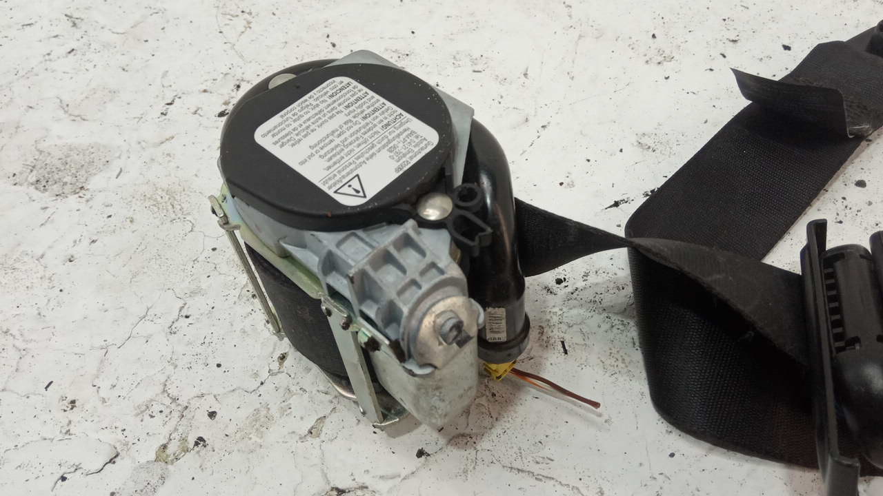 Ремень безопасности с пиропатроном